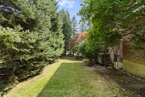 Photo 43 at 19 Stockdale Crescent, North Richvale, Richmond Hill