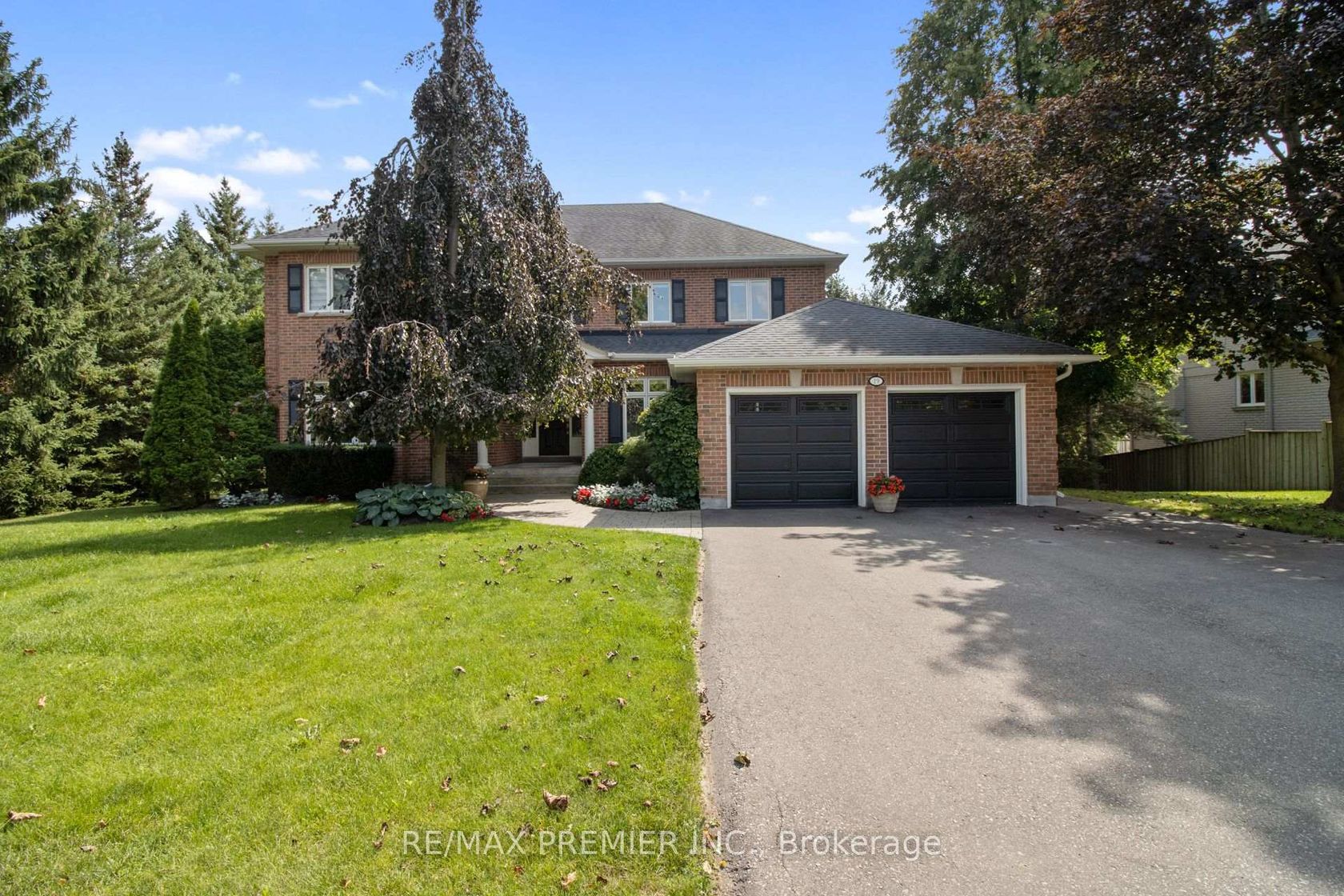 19 Stockdale Crescent, North Richvale, Richmond Hill photo number 2