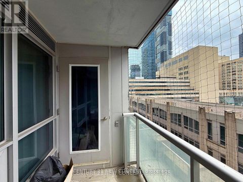 Photo 8 at 404 - 761 Bay Street, Bay Street Corridor, Toronto