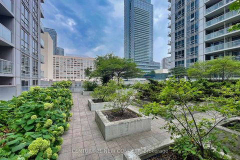 Photo 15 at 404 - 761 Bay Street, Bay Street Corridor, Toronto