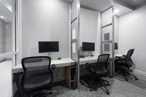 Photo 17 at 404 - 761 Bay Street, Bay Street Corridor, Toronto