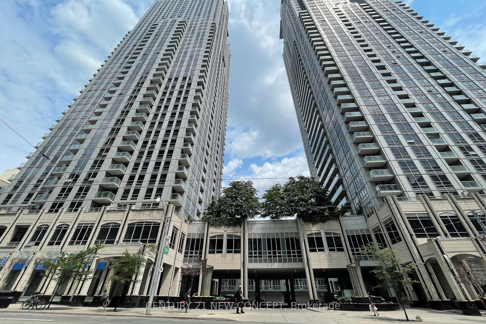 404 - 761 Bay Street, Bay Street Corridor, Toronto photo number 2
