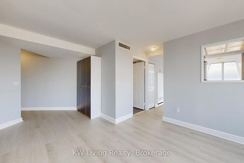 Photo 4 at 2309 - 7 Concorde Place, Don Mills, Toronto