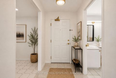 Photo 1 at 302 - 1818 Bayview Avenue, Mount Pleasant East, Toronto