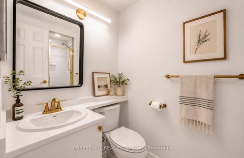 Photo 3 at 302 - 1818 Bayview Avenue, Mount Pleasant East, Toronto
