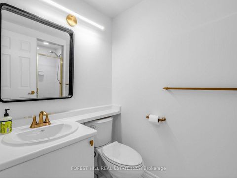 Photo 4 at 302 - 1818 Bayview Avenue, Mount Pleasant East, Toronto