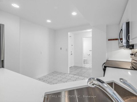 Photo 9 at 302 - 1818 Bayview Avenue, Mount Pleasant East, Toronto
