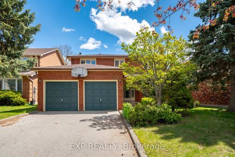 Photo 3 at 51 Sanderson Crescent, North Richvale, Richmond Hill