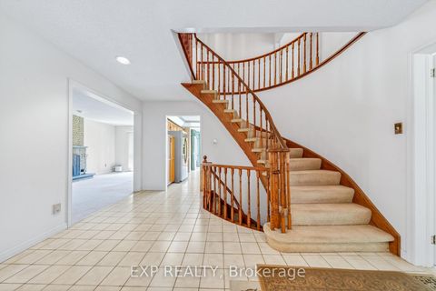 Photo 8 at 51 Sanderson Crescent, North Richvale, Richmond Hill