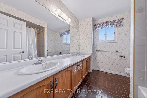 Photo 19 at 51 Sanderson Crescent, North Richvale, Richmond Hill