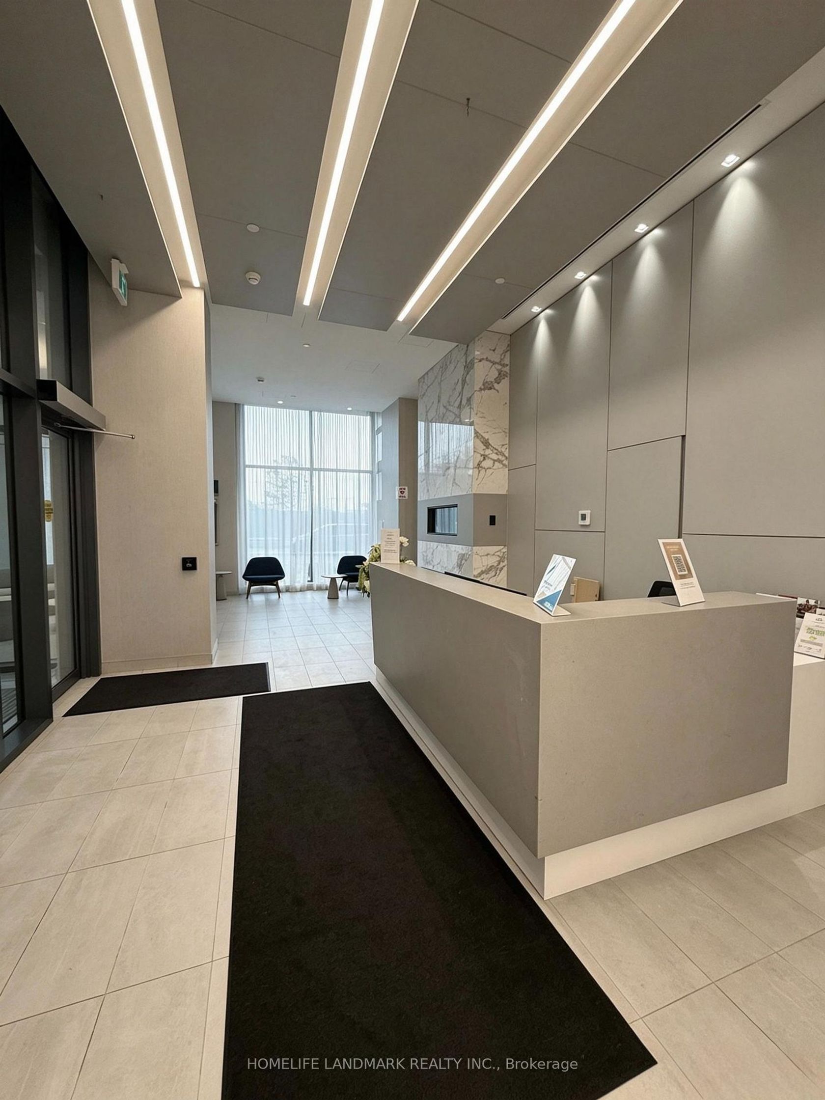 312 - 30 Samuel Wood Way, City Centre West, Toronto photo number 2