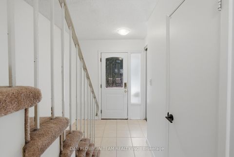 Photo 3 at 32 - 11 Livonia Place, Morningside, Toronto