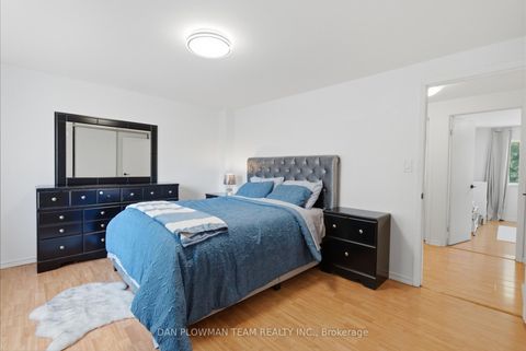 Photo 12 at 32 - 11 Livonia Place, Morningside, Toronto