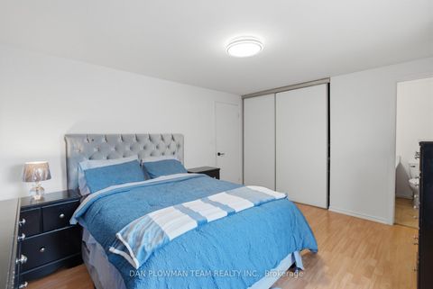 Photo 15 at 32 - 11 Livonia Place, Morningside, Toronto