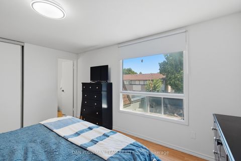 Photo 16 at 32 - 11 Livonia Place, Morningside, Toronto