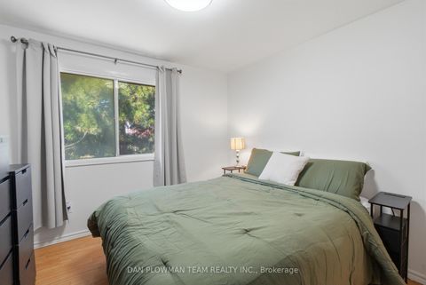Photo 18 at 32 - 11 Livonia Place, Morningside, Toronto