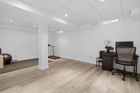 Photo 23 at 32 - 11 Livonia Place, Morningside, Toronto