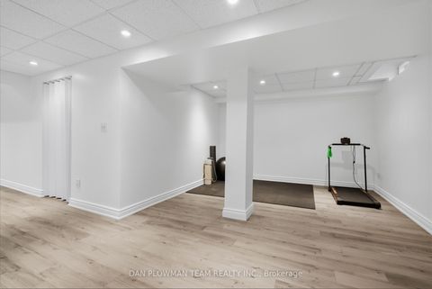Photo 24 at 32 - 11 Livonia Place, Morningside, Toronto