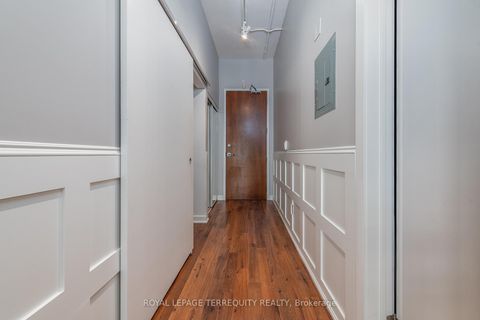 Photo 3 at 707 - 2 Fieldway Road, City Centre West, Toronto