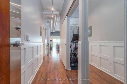Photo 4 at 707 - 2 Fieldway Road, City Centre West, Toronto