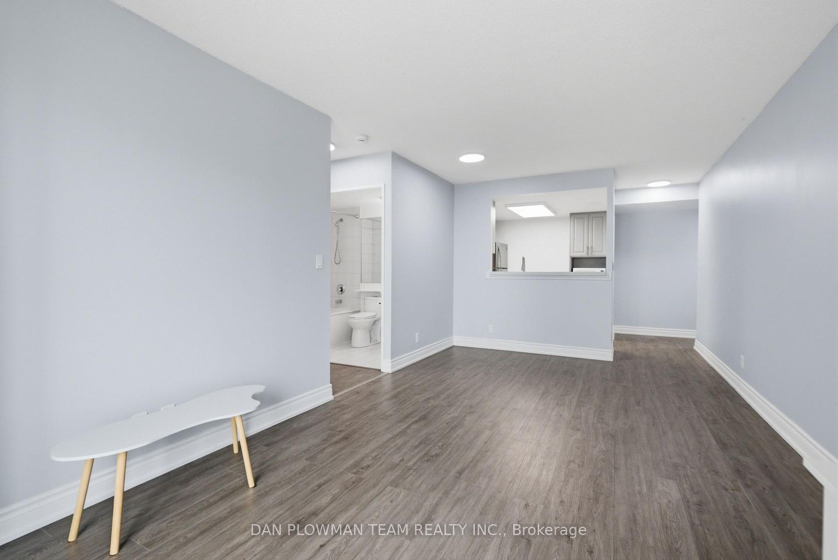 913 - 8 Lee Centre Drive, Woburn, Toronto photo number 2