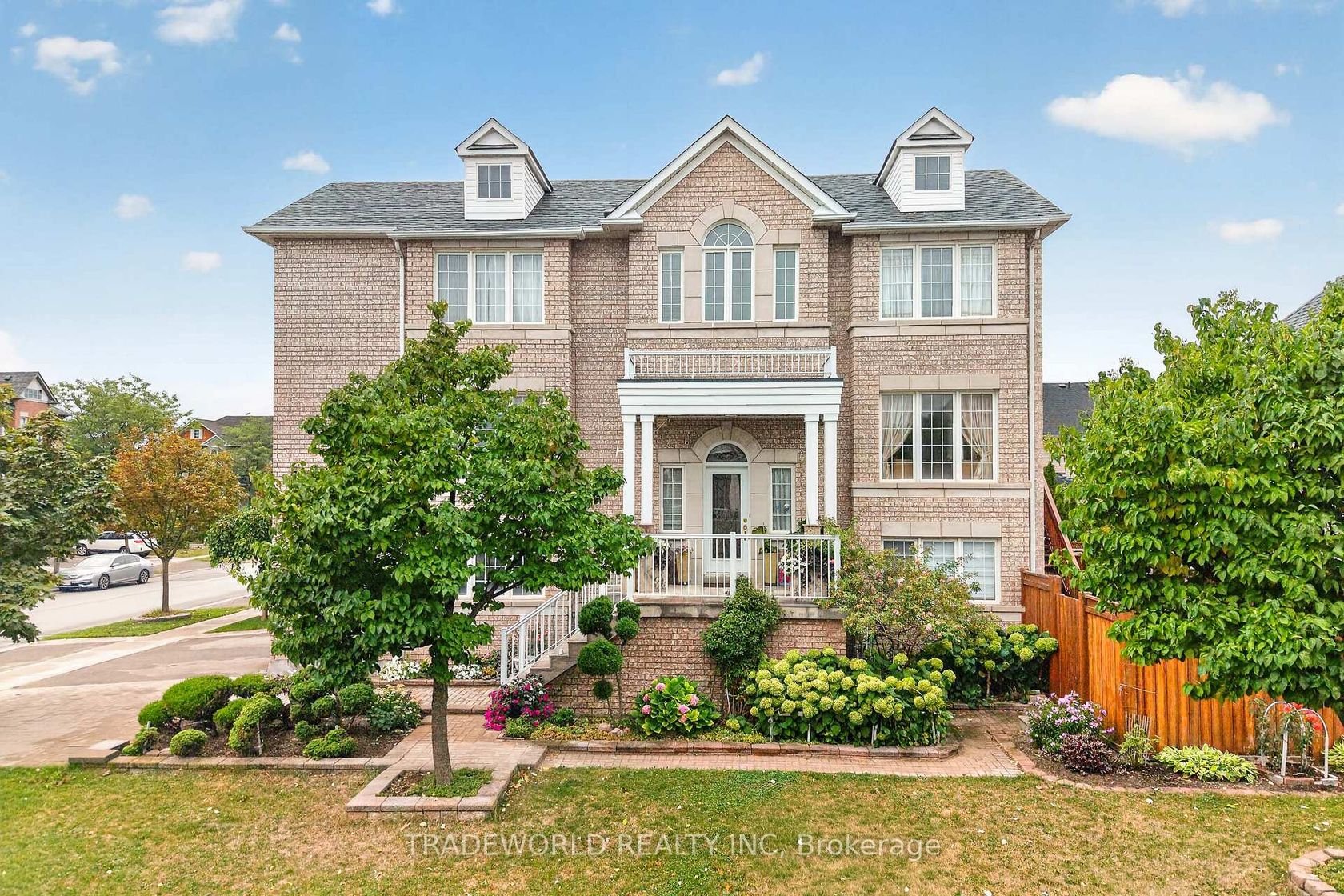 68 Grand Valley Boulevard, Vellore Village, Vaughan photo number 2