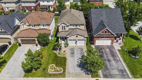 Photo 1 at 17 White Crescent, Holly, Barrie