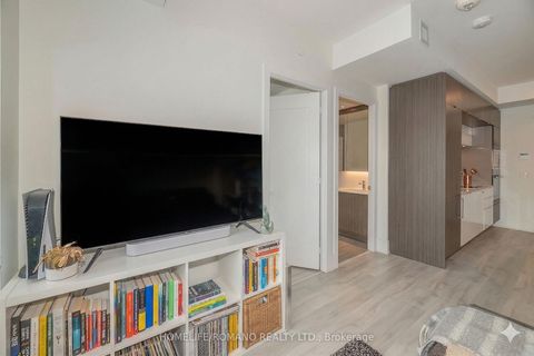 Photo 4 at 823 - 1 Edgewater Drive, Waterfront Communities C8, Toronto