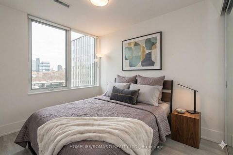 Photo 10 at 823 - 1 Edgewater Drive, Waterfront Communities C8, Toronto