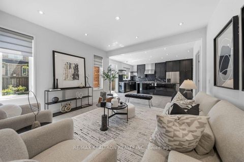 Photo 2 at 55 Headwind Boulevard, Vellore Village, Vaughan