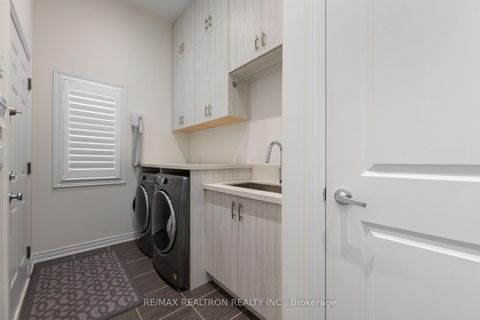 Photo 9 at 55 Headwind Boulevard, Vellore Village, Vaughan