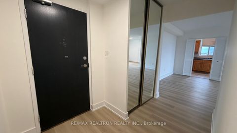 Photo 4 at 903 - 15 Vicora Linkway, Flemingdon Park, Toronto
