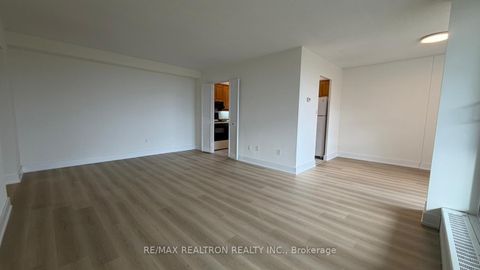 Photo 6 at 903 - 15 Vicora Linkway, Flemingdon Park, Toronto