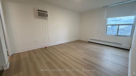 Photo 11 at 903 - 15 Vicora Linkway, Flemingdon Park, Toronto