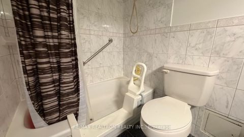 Photo 15 at 903 - 15 Vicora Linkway, Flemingdon Park, Toronto