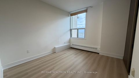 Photo 18 at 903 - 15 Vicora Linkway, Flemingdon Park, Toronto