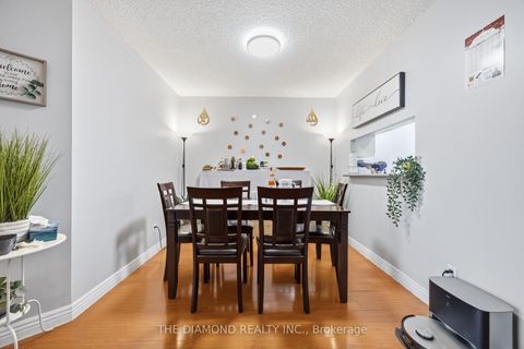 Photo 7 at 816 - 2550 Lawrence Avenue E, Dorset Park, Toronto