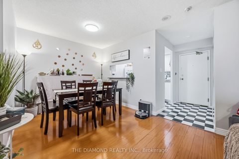 Photo 8 at 816 - 2550 Lawrence Avenue E, Dorset Park, Toronto