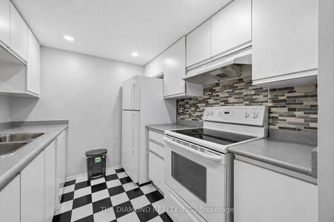 Photo 16 at 816 - 2550 Lawrence Avenue E, Dorset Park, Toronto
