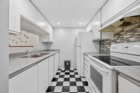 Photo 17 at 816 - 2550 Lawrence Avenue E, Dorset Park, Toronto