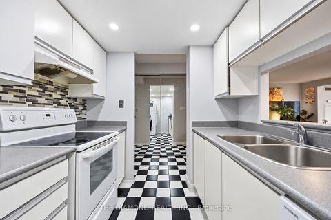 Photo 19 at 816 - 2550 Lawrence Avenue E, Dorset Park, Toronto