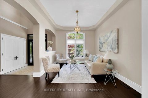 Photo 4 at 233 Carisbrooke Circle, Bayview Southeast, Aurora