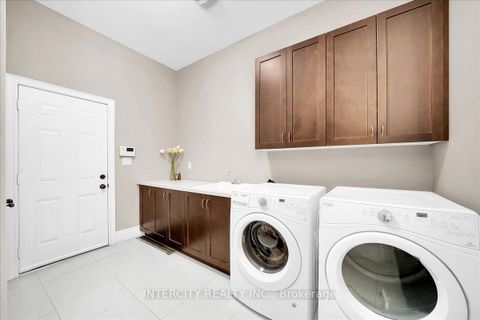 Photo 24 at 233 Carisbrooke Circle, Bayview Southeast, Aurora