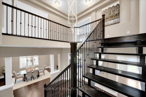 Photo 25 at 233 Carisbrooke Circle, Bayview Southeast, Aurora