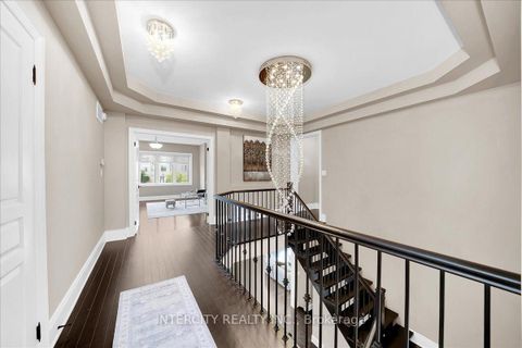 Photo 26 at 233 Carisbrooke Circle, Bayview Southeast, Aurora