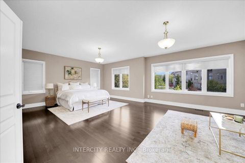 Photo 27 at 233 Carisbrooke Circle, Bayview Southeast, Aurora