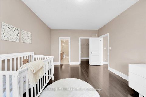 Photo 34 at 233 Carisbrooke Circle, Bayview Southeast, Aurora