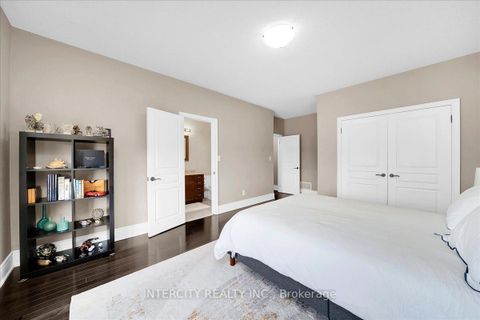Photo 38 at 233 Carisbrooke Circle, Bayview Southeast, Aurora