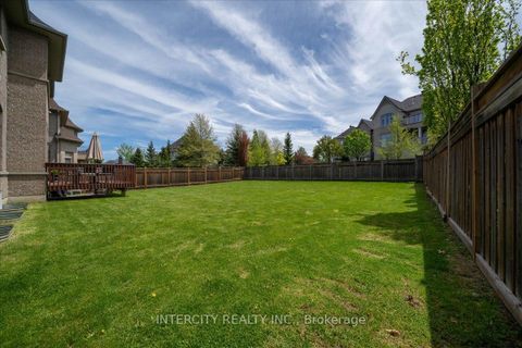 Photo 45 at 233 Carisbrooke Circle, Bayview Southeast, Aurora
