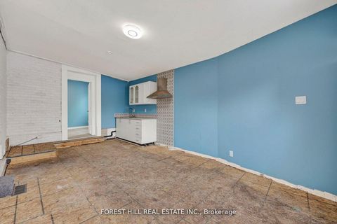 Photo 9 at 89 Toronto Street, City Centre, Barrie